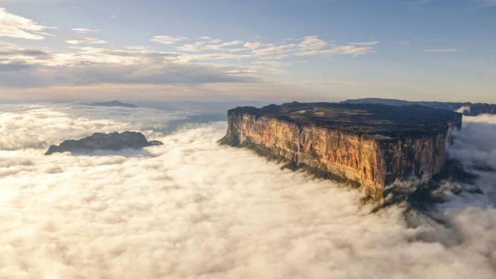 Mount Roraima: Mystical Plateau and Unique Flora and Fauna